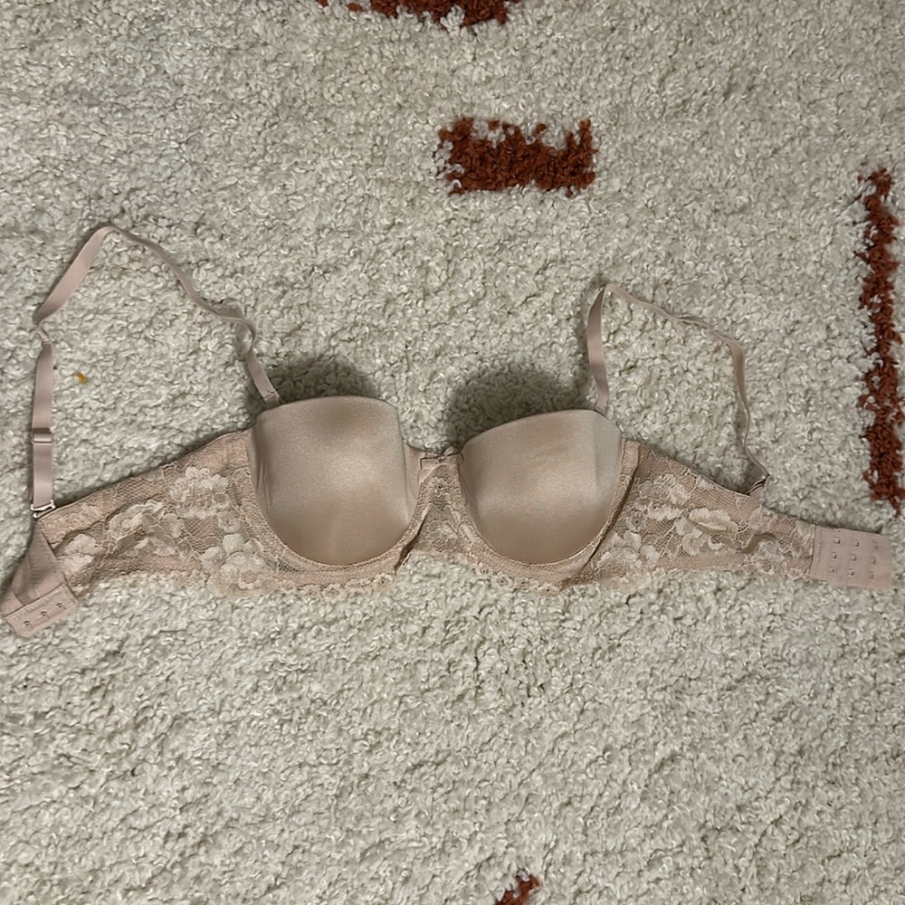 Strapless Bra with Detachable Straps